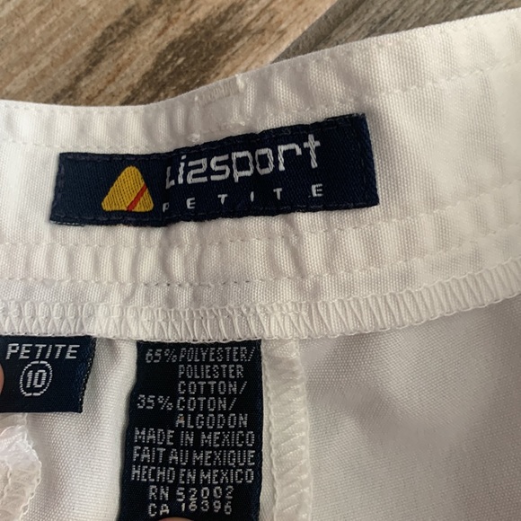 Lizsport in good condition, white shorts with gold button. - Picture 3 of 4